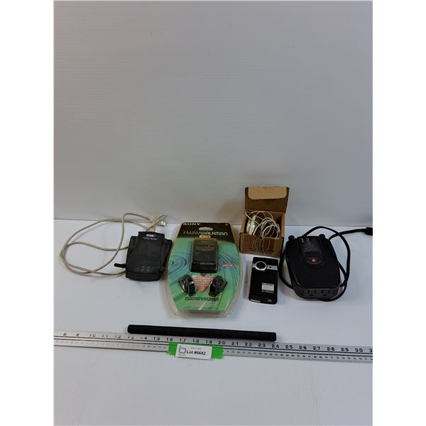 Lot: Sony Walkman, (Untested) 400W Digital Power Inverter, Curtis Digital Camera,