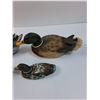 Image 6 : (4) Assorted Mallard Wooden Ducks Decor