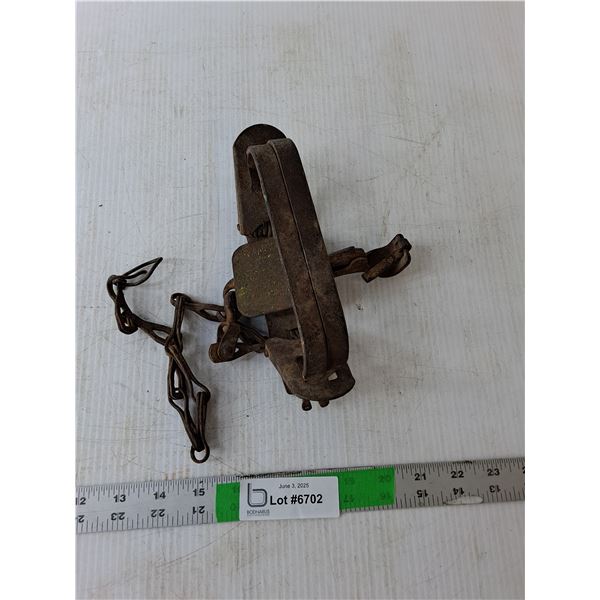 Vintage Hunting Trap
