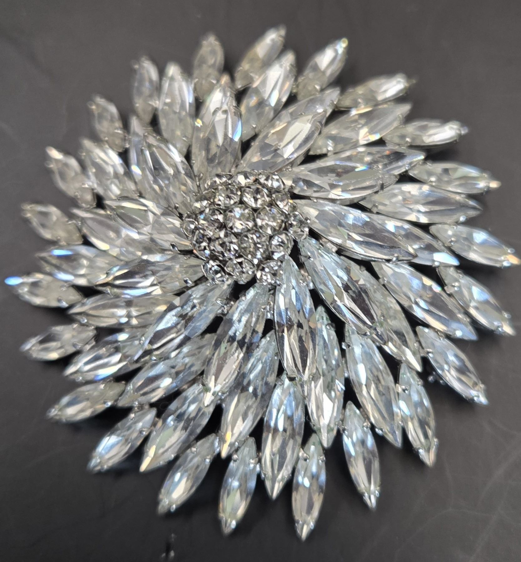 Wonder Wheel Vintage Brooch main image 0
