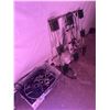 Image 2 : Contents of Room