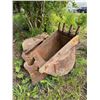 Image 2 : 2 Mid Sized Excavator Buckets