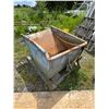 Image 2 : Forklift Dumping Hopper