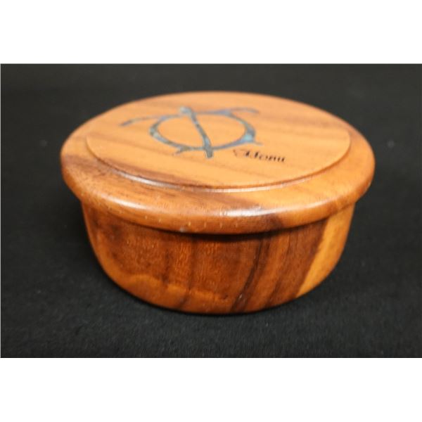 Round Wooden Trinket Box w/ Lid & Honu Turtle Motif 4.25" Dia, 1.5"H
