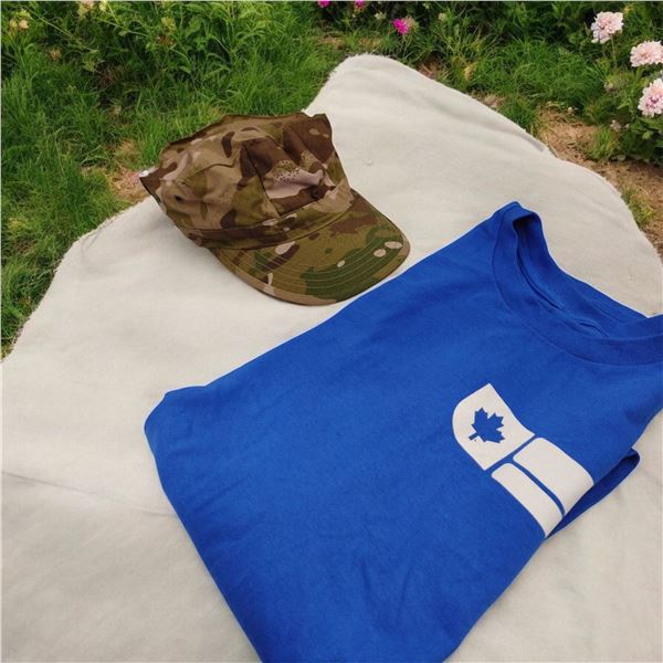 Blue Canadian T-shirt with Military Cap Size L