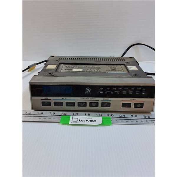 GE Radio Alarm Clock - Powers On