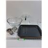 Image 1 : Lot: Salad Bowl, Baking Pan, Sink Strainers, Bread Pan