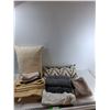 Image 1 : Assorted - Blankets,Towels And Pillows