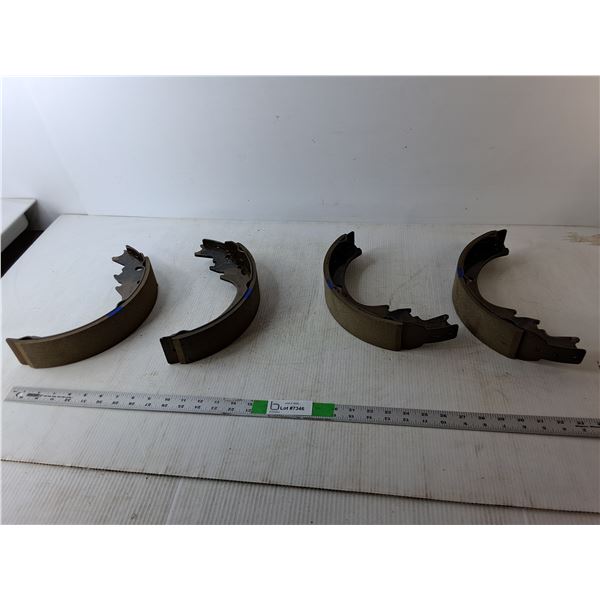 (4) Brake Shoes