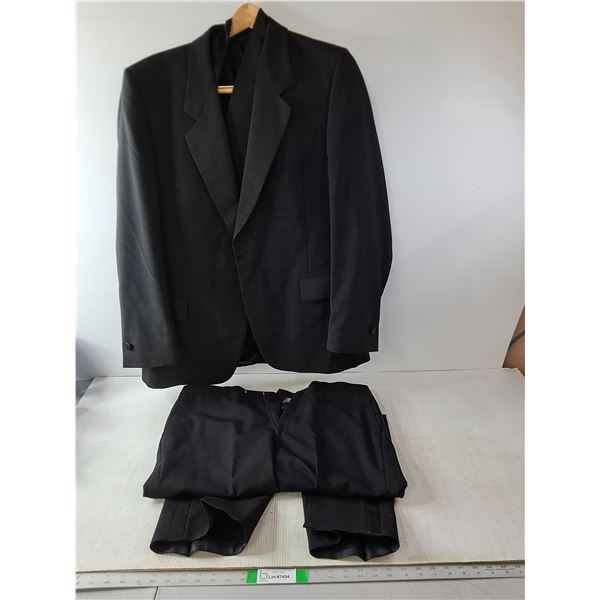 Elwood Flynn Suit Jacket/Vest & Pants
