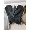 Image 3 : Welding Mitts, Leather Mitts and Rubber Gloves