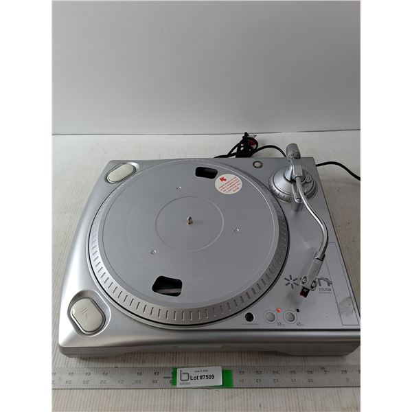 Ion USB Turntable  -  Pick Up