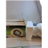 Image 1 : AimLite 175watt Fluorescent light(new in box)