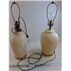 Image 1 : 2 Lamps (turns on )26x9x8  -  PICK UP