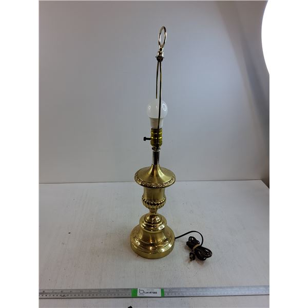 Lamp (working turns on)27 Inches Tall  -  Pick Up