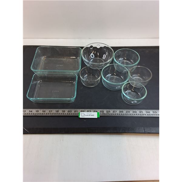 Assorted Pyrex Dishes
