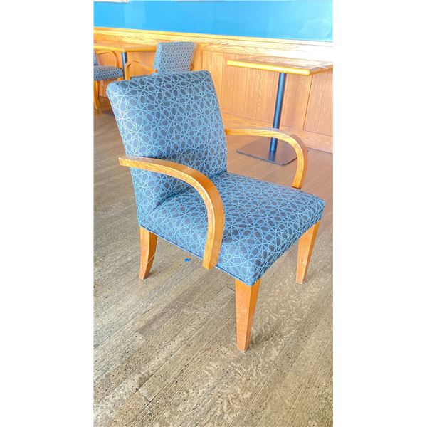 OAK AND UPHOLSTERED FABRIC CUSHIONED ARM CHAIR