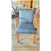 Image 2 : OAK AND UPHOLSTERED FABRIC CUSHIONED ARM CHAIR