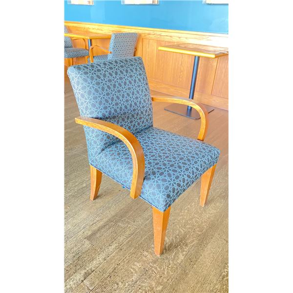 OAK AND UPHOLSTERED FABRIC CUSHIONED ARM CHAIR