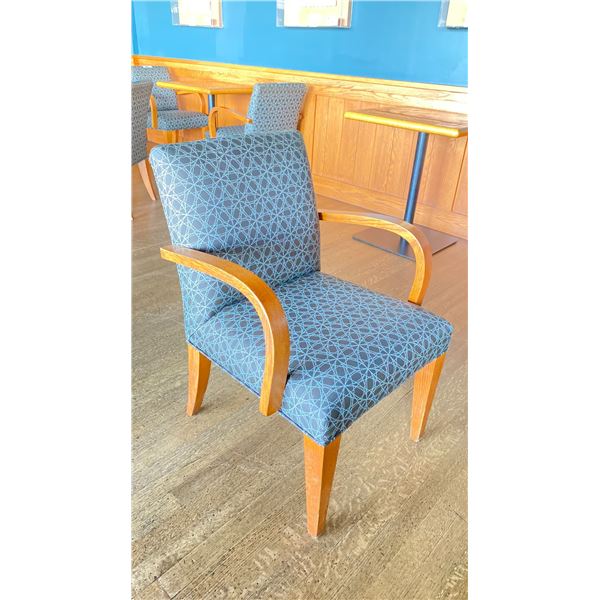 OAK AND UPHOLSTERED FABRIC CUSHIONED ARM CHAIR