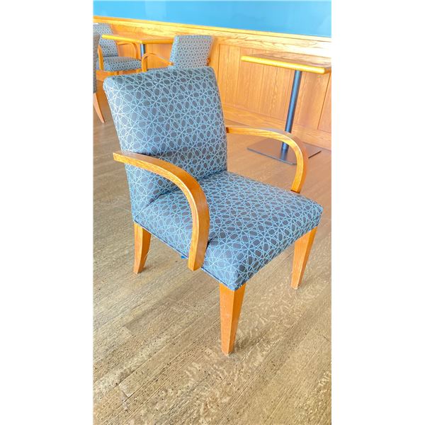OAK AND UPHOLSTERED FABRIC CUSHIONED ARM CHAIR