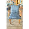 Image 2 : OAK AND UPHOLSTERED FABRIC CUSHIONED ARM CHAIR
