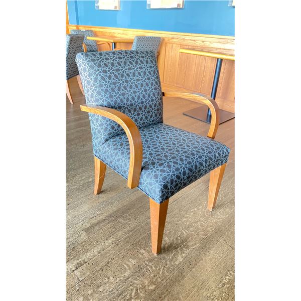 OAK AND UPHOLSTERED FABRIC CUSHIONED ARM CHAIR