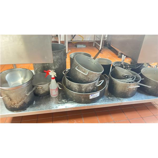 LARGE GROUP OF COMMERCIAL KITCHEN ALUMINIUM COOK POTS - ASSORTED SIZES