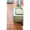 Image 2 : GLOBE COMMERCIAL STAND MIXER WITH ATTACHMENTS AND ACCESSORIES