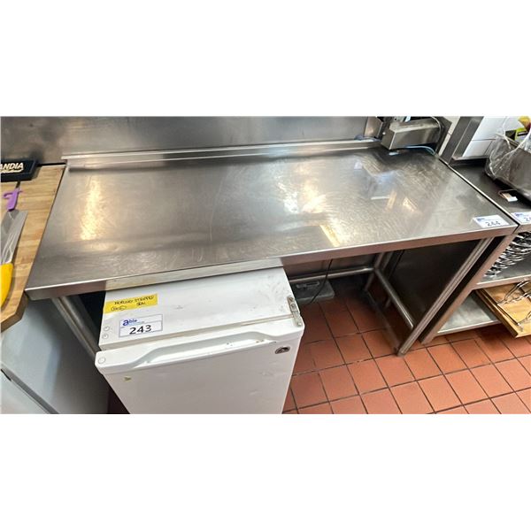 COMMERCIAL KITCHEN STAINLESS STEEL PREP TABLE 55"ACROSS X 22" WIDE X 36" HIGH