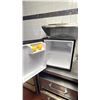 Image 3 : INSIGNIA BLACK COUNTERTOP REFRIGERATOR