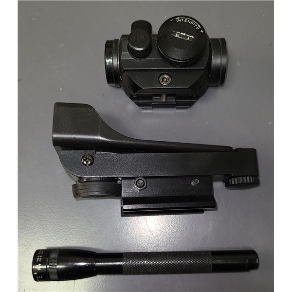 Red Dot Sights x 2 PLus Mini Maglite Flashlight - All Working 100%