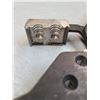 Image 2 : Bullet Mold with Handle Lee 90336 Double Flat Nose