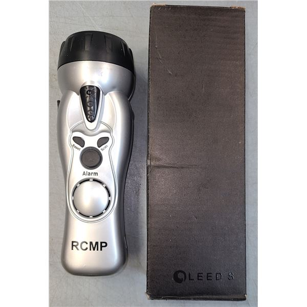 Leeds Flashlight / Radio / Alarm Wind Up Power - Works - NEW in Box