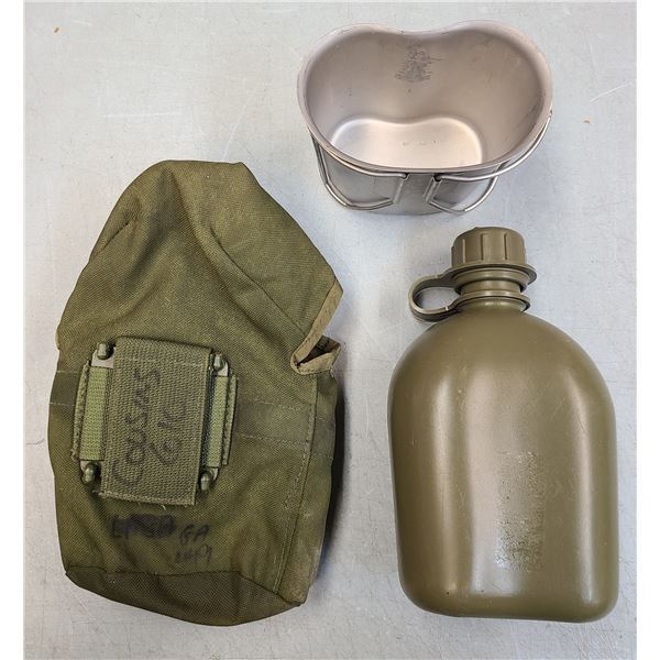 Canadian Military Water Bottle Cup in Carry Case