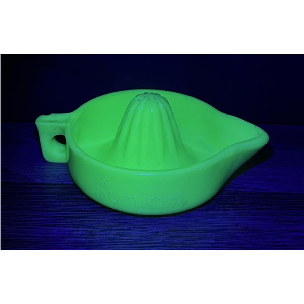 Mckee Sunkist Jadeite Uranium Glass Reamer