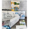 Image 2 : Nintendo Wii Video Game Console Bundle