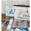 Image 3 : Nintendo Wii Video Game Console Bundle