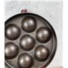 Image 4 : Griswold No 32 Cast Iron Aebleskiver Pan 962