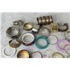 Image 5 : Collection of Costume Jewelry Bracelets