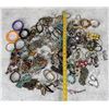 Image 6 : Large Collection of Costume Jewelry Bracelets