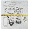 Image 7 : Collection of Assorted Costume Jewelry