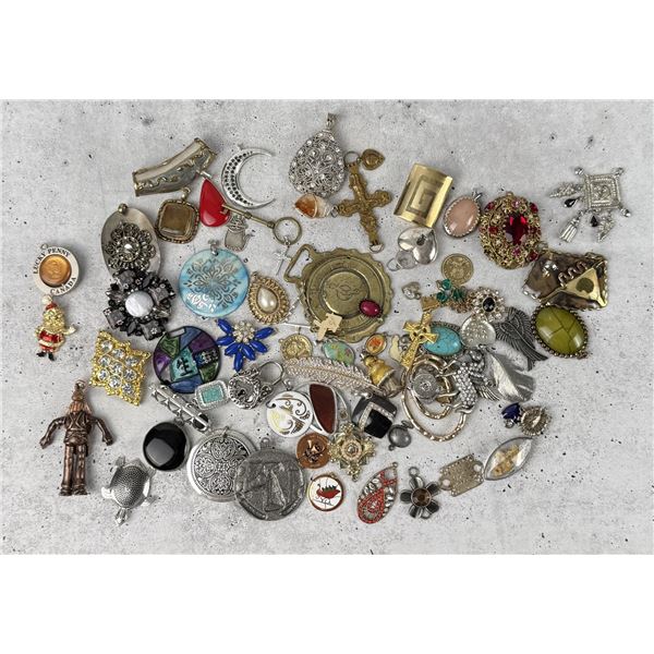 Group Of Costume Jewelry Charms & Pendants