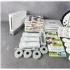 Image 2 : Nintendo Wii Video Game Console Bundle