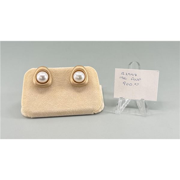 14K Gold Gucci Freshwater Pearl Earrings