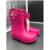Image 1 : Crocs Kids Handle It Rain Boots in Bright Pink, Size C9