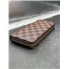 Image 3 : Brown Checkered Zipper Wallet for Women,  With Multiple Compartments