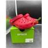 Image 1 : Crocs Classic Clog Shoes in Red, Size J5, Youth