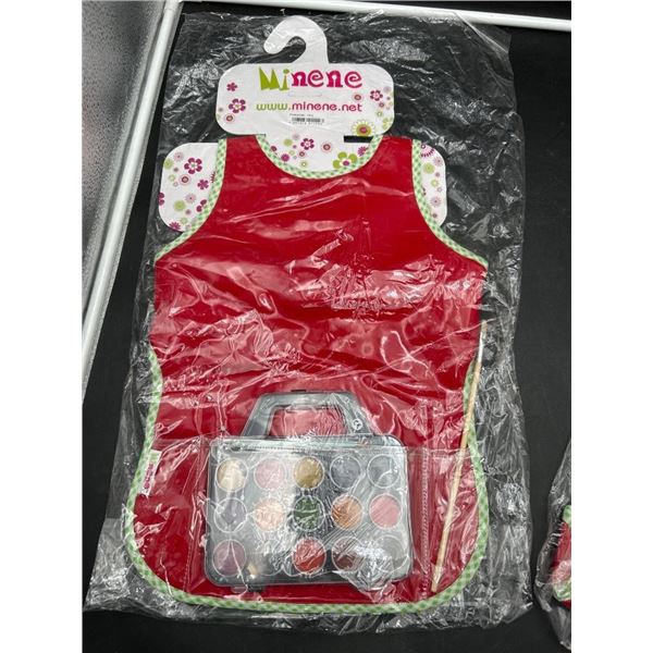 Minene Kids Art Smock with Paint Set, Model 1912