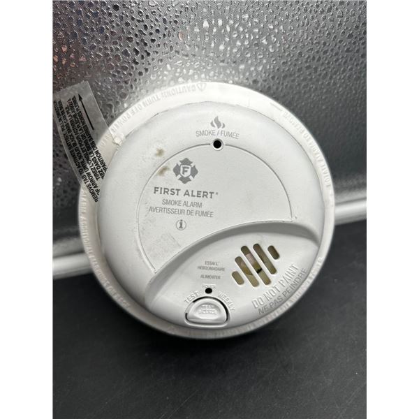 First Alert Photoelectric Smoke Alarm Model SA720B